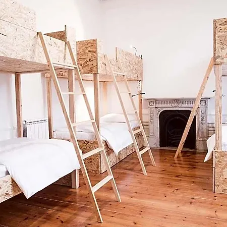 Republica Boutique Hostel *
